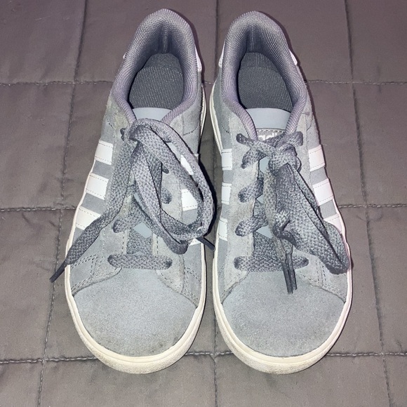 Kids Adidas Shoes sz 12 (12K) - Picture 8 of 10